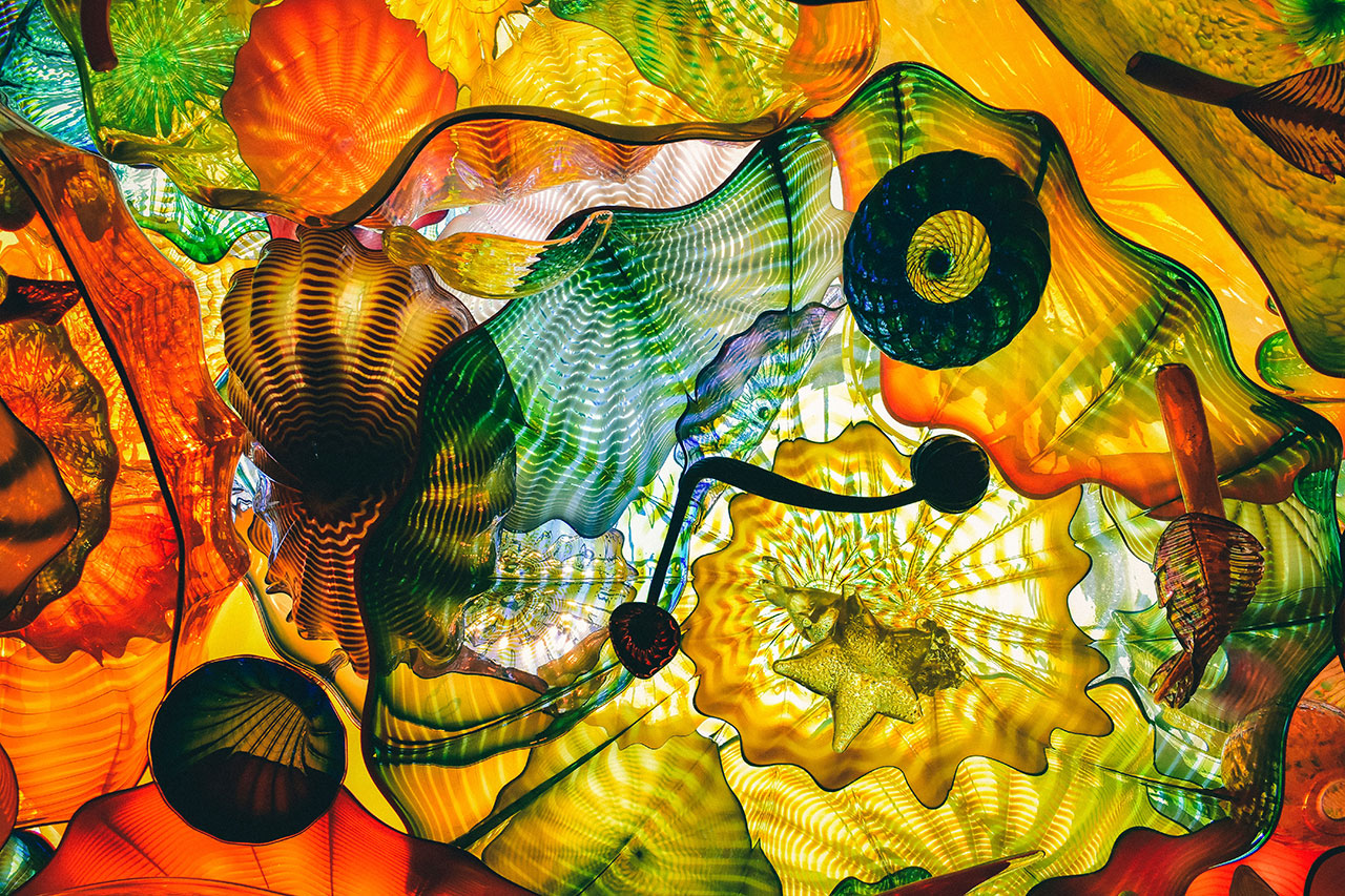 Dale Chihuly glass art sculpture